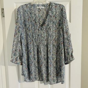 Pretty floral blouse, non-stretchy